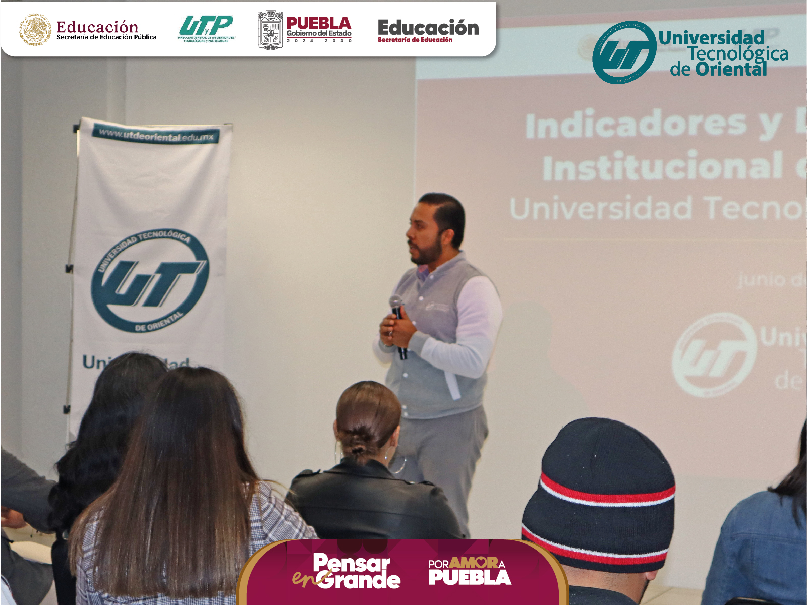 Rector, docentes, estudiantes y empresarios participan en mesas de opinión para definir el Plan Institucional de Desarrollo de la UT de Oriental.