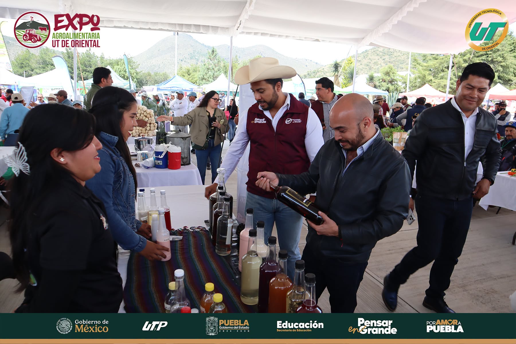 Participantes de la 4.ª Expo Agroalimentaria UT de Oriental 2026 durante actividades de innovación, tecnología y emprendimiento.