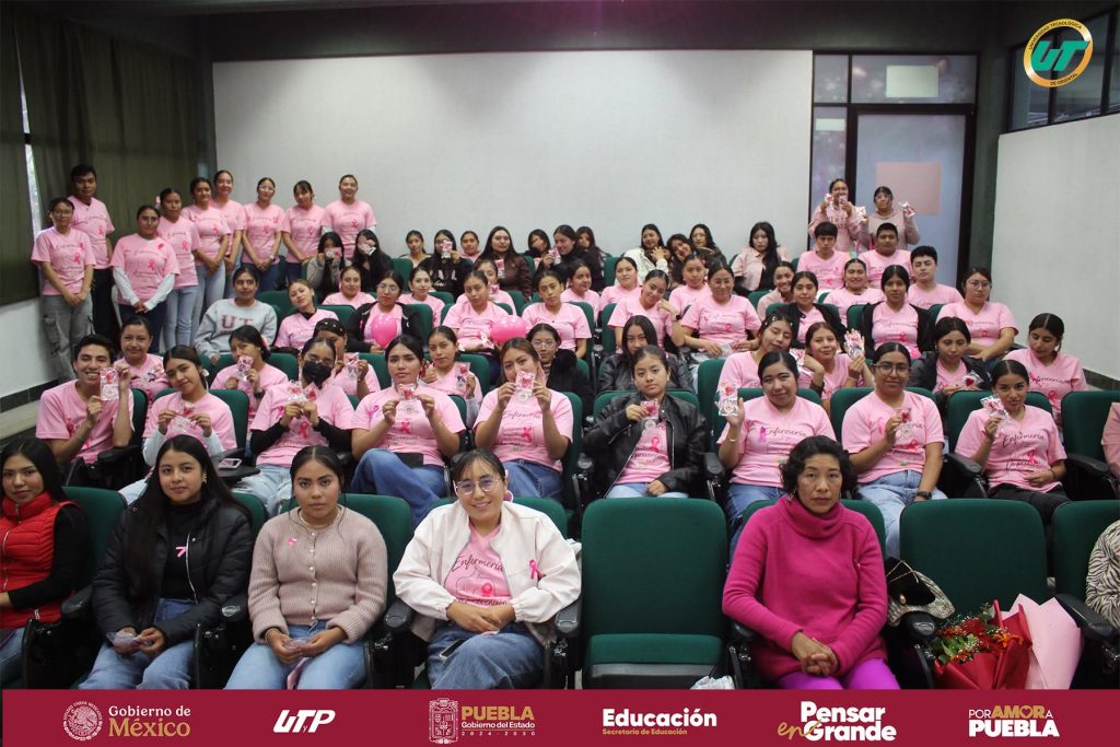 Comunidad universitaria de la UT de Oriental participa en una jornada de sensibilización y prevención del cáncer de mama durante Octubre Rosa.